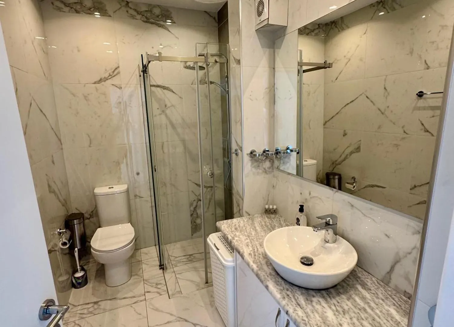 SarandëPenthouse Paulinaアパートメント アパート Sarandë