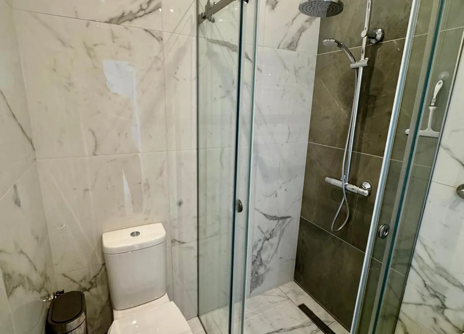 SarandëPenthouse Paulinaアパートメント Sarandë